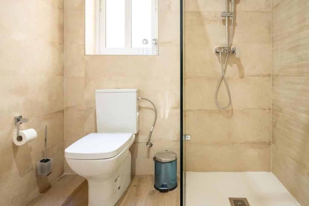 Exclusive Seafront Townhouse Sliema, Valletta View