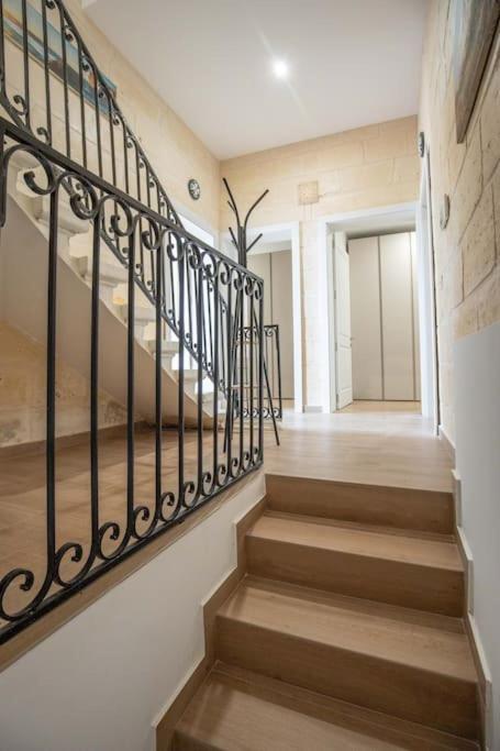 Exclusive Seafront Townhouse Sliema, Valletta View Ferienhaus Sliema