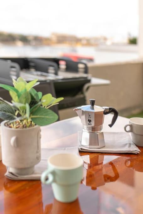 Ferienhaus Exclusive Seafront Townhouse Sliema, Valletta View *
