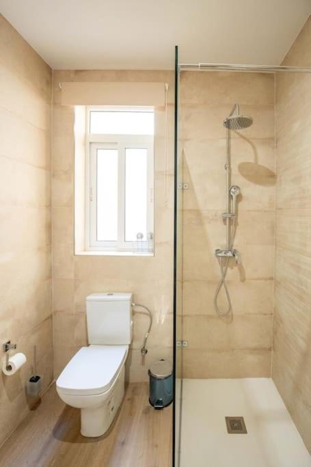 Exclusive Seafront Townhouse Sliema, Valletta View Ferienhaus *