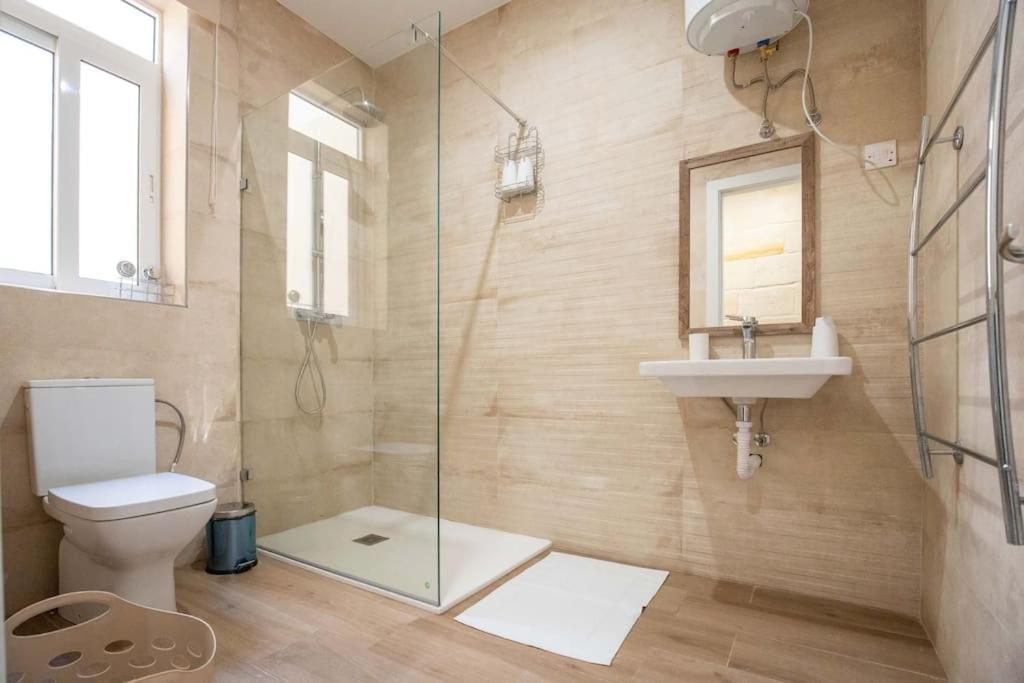 Exclusive Seafront Townhouse Sliema, Valletta View Sliema